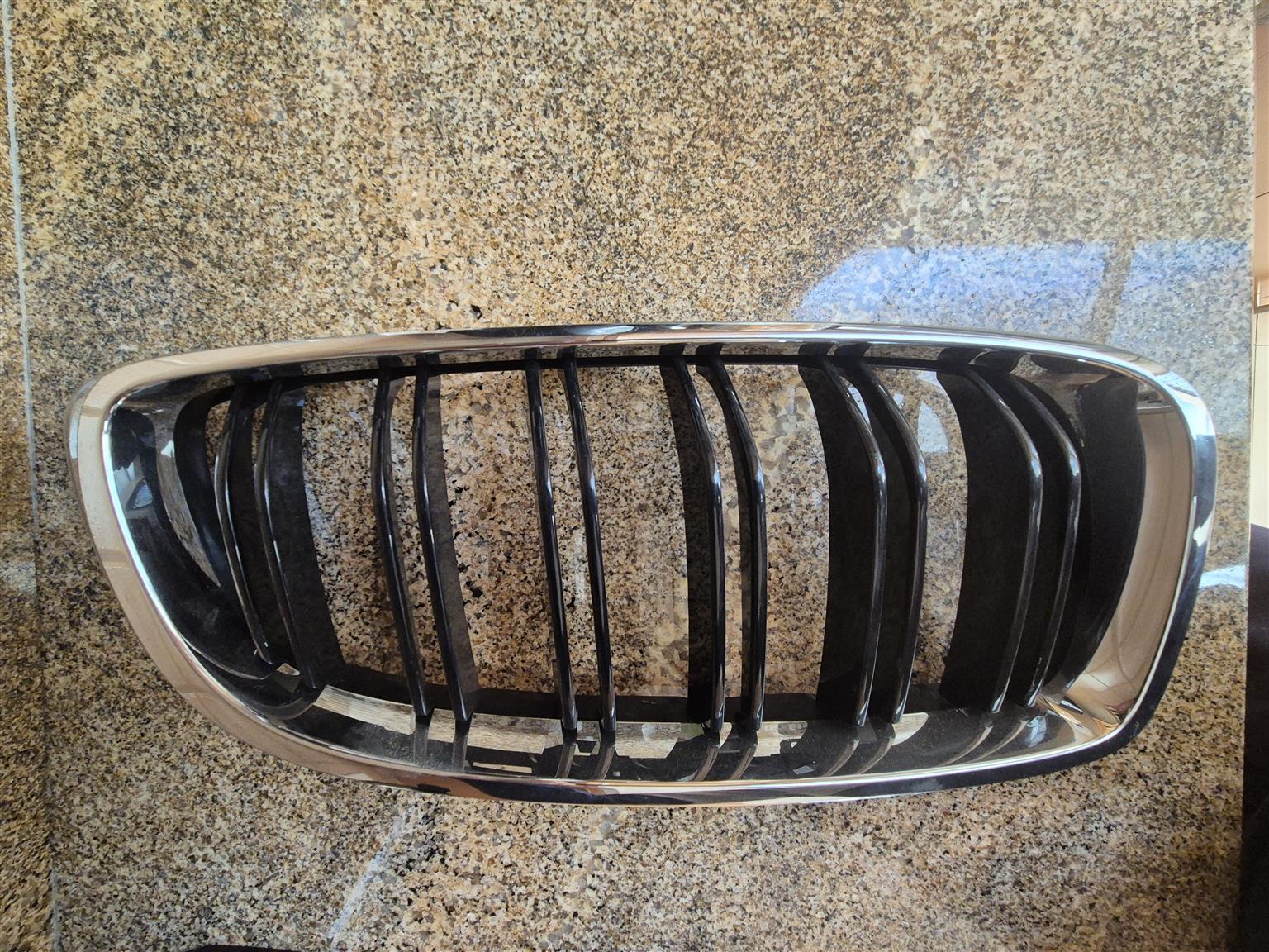 BMW M4 F82 Kidney Grill and Fender Inserts - Private Seller BMW M4 F82 Kidney Grill and Fender Inserts - Private Seller