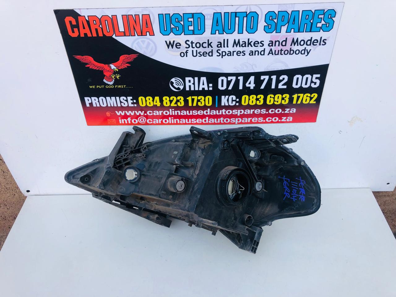 Nissan Tiida right side headlight - Private Seller Nissan Tiida right side headlight - Private Seller