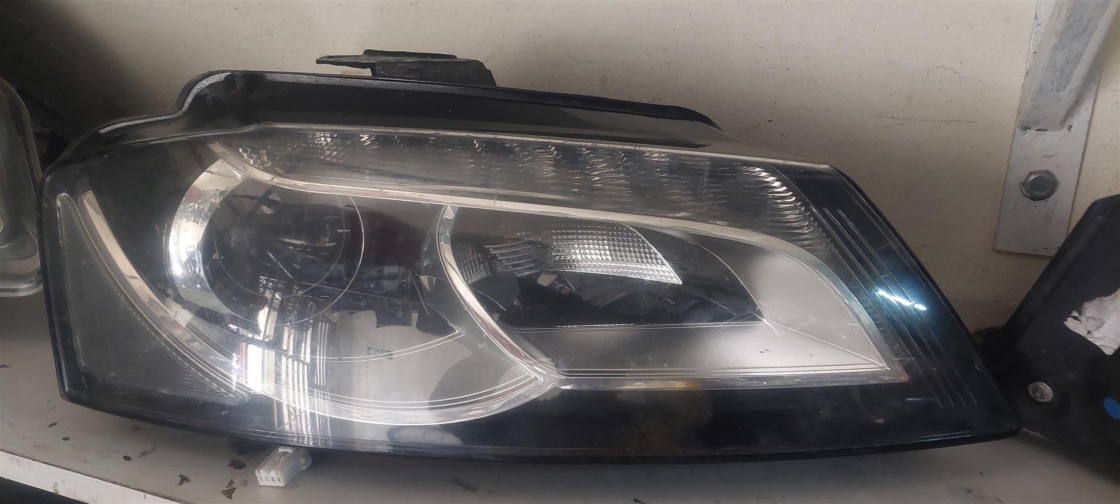 Audi a3 bothside headlight - Private Seller