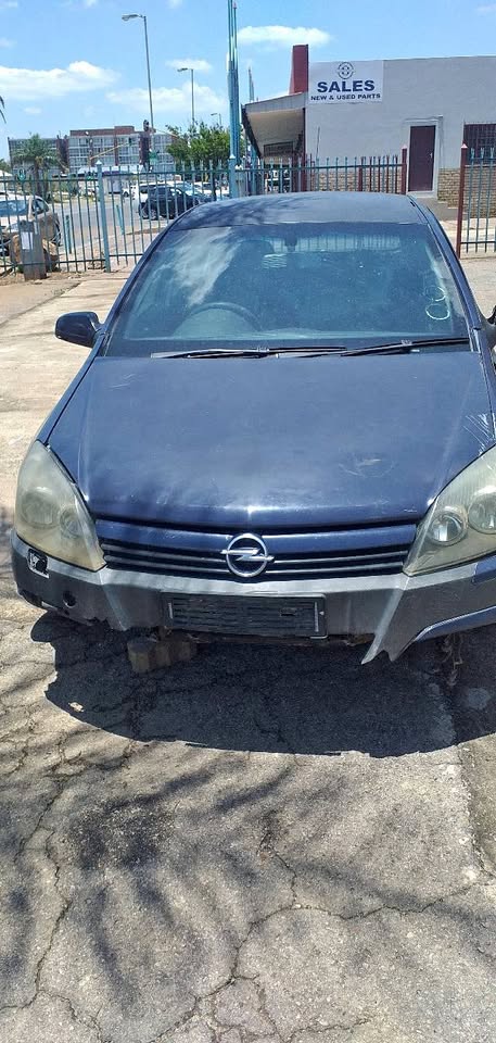 OPEL CORSA STRIPPING FOR SPARES - Private Seller