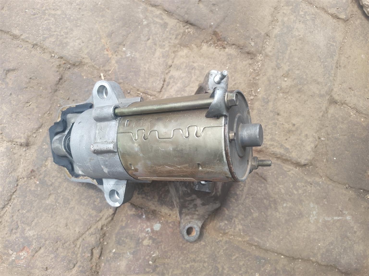 STARTER S40 1.8L 2010 VOLVO FOR SALE DELIVERY AVAILABLE COUNTRY WIDE - Private Seller