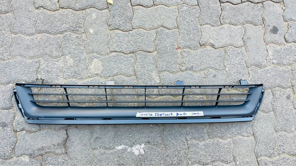 Toyota Fortuner D4D bottom grille 2008/15 - Private Seller Toyota Fortuner D4D bottom grille 2008/15 - Private Seller
