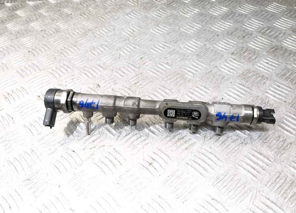Jaguar xf 2.0d 204DT fuel Injector rail - Private Seller