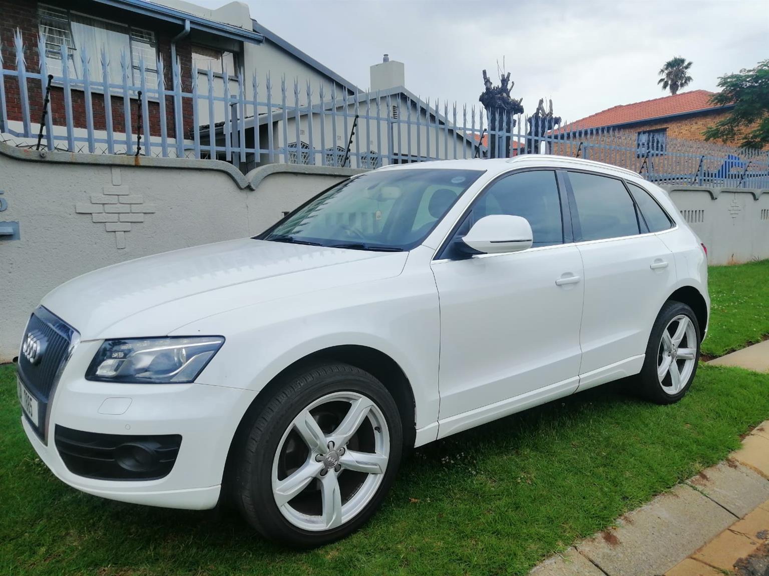 2011 Audi Q5 2.0T Quattro Stronic 2011 Audi Q5 2.0T Quattro Stronic