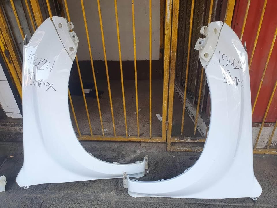 Isuzu D-Max fenders - Private Seller Isuzu D-Max fenders - Private Seller