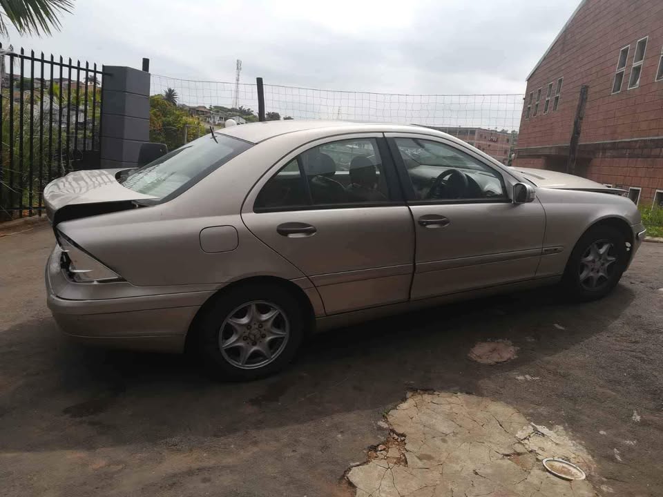 Stripping for spares Mercedes 2003 C180
