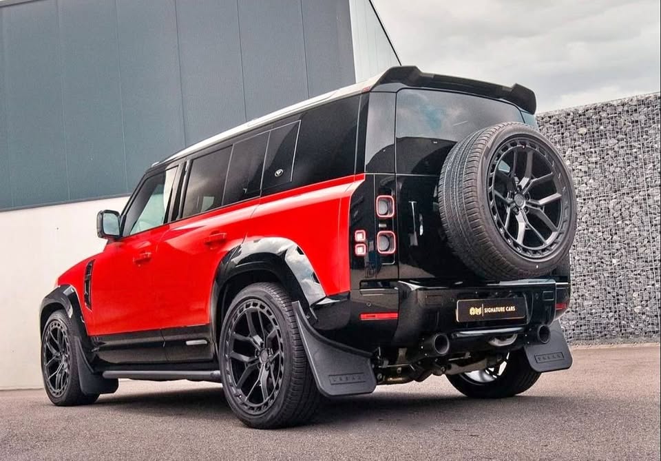 Ranger Rover Defender - Rear Spoiler (Small) - Private Seller Ranger Rover Defender - Rear Spoiler (Small) - Private Seller