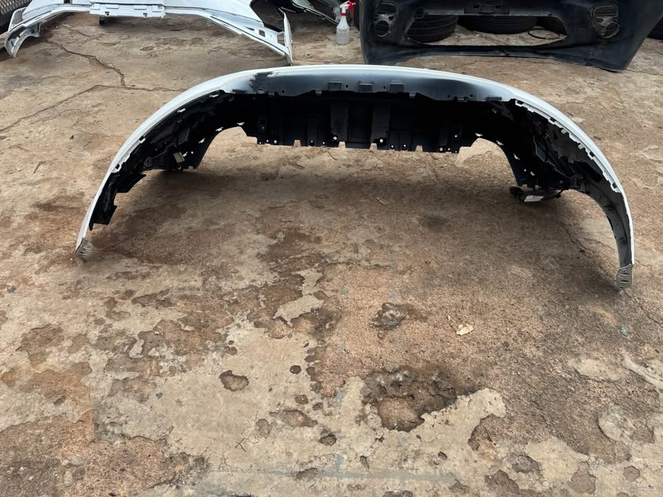 Range Rover Evoque Front Bumper - Private Seller Range Rover Evoque Front Bumper - Private Seller