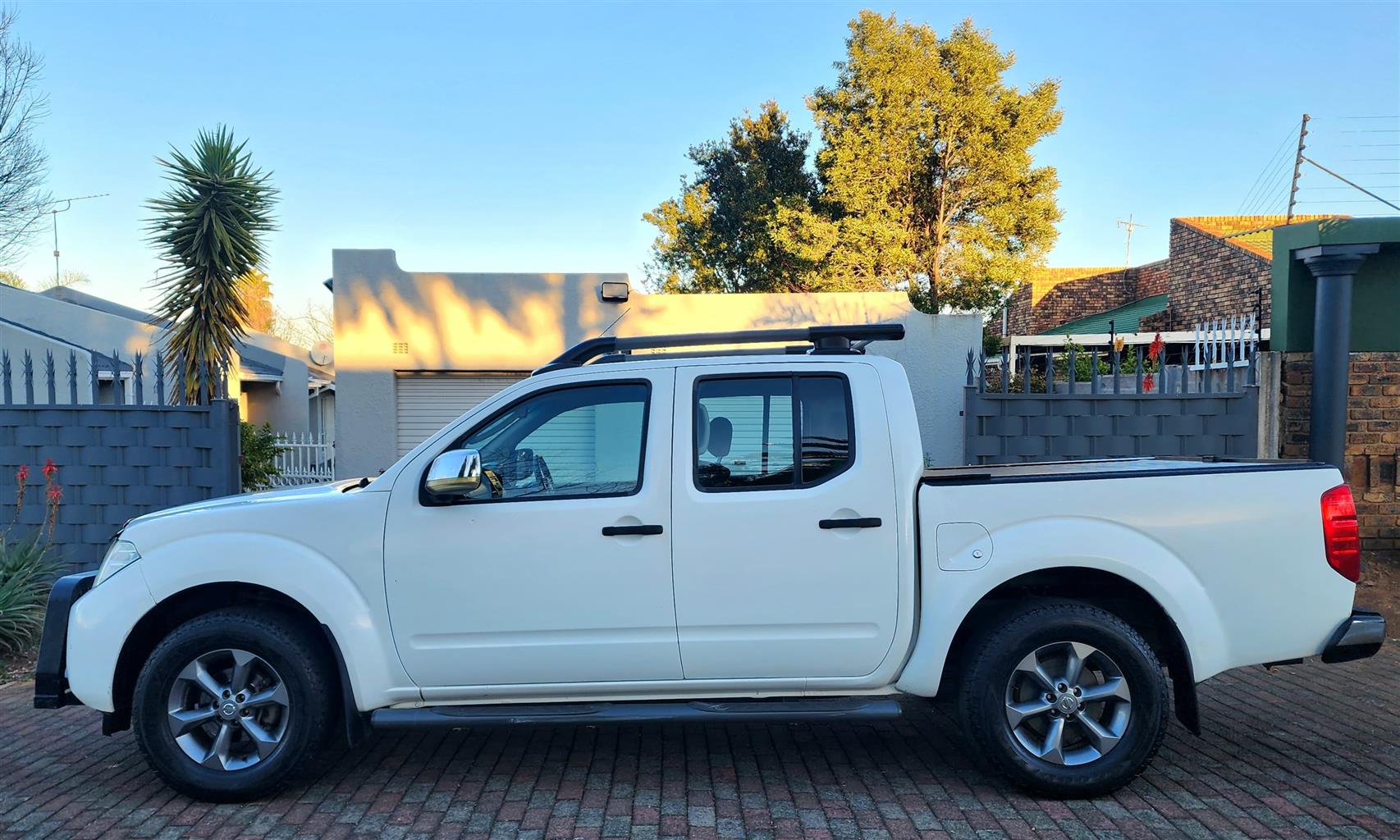 2012 NISSAN NAVARA 2.5DCI 4X4  140KW
