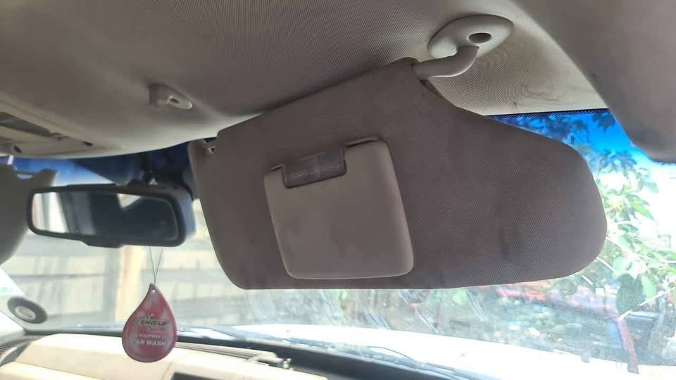 Jeep Limited Right sunvisor - Private Seller Jeep Limited Right sunvisor - Private Seller