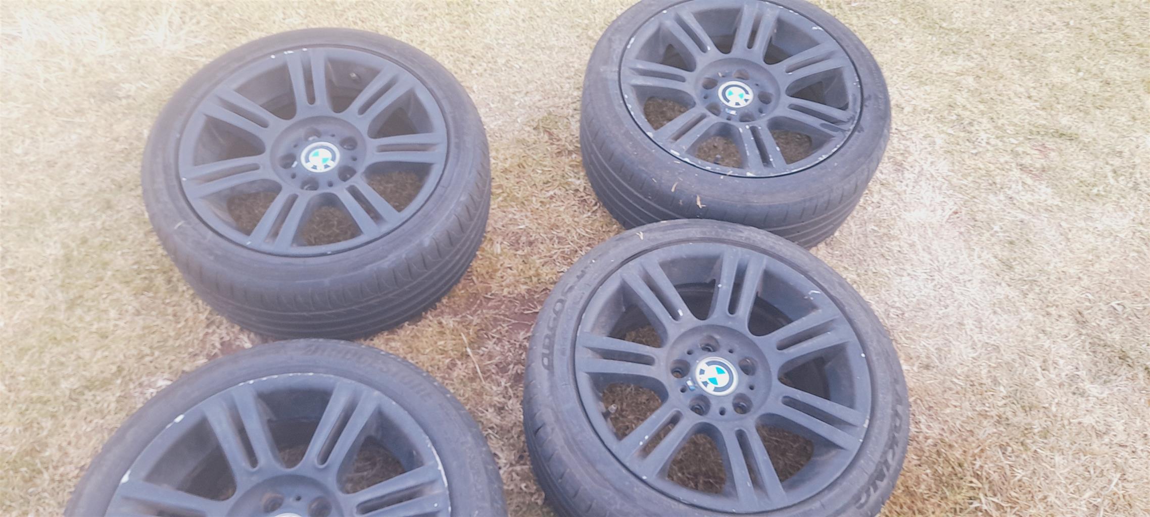 I am ssaling4 bmw rims wwith four17itch run flat wheels - Private Seller I am ssaling4 bmw rims wwith four17itch run flat wheels - Private Seller