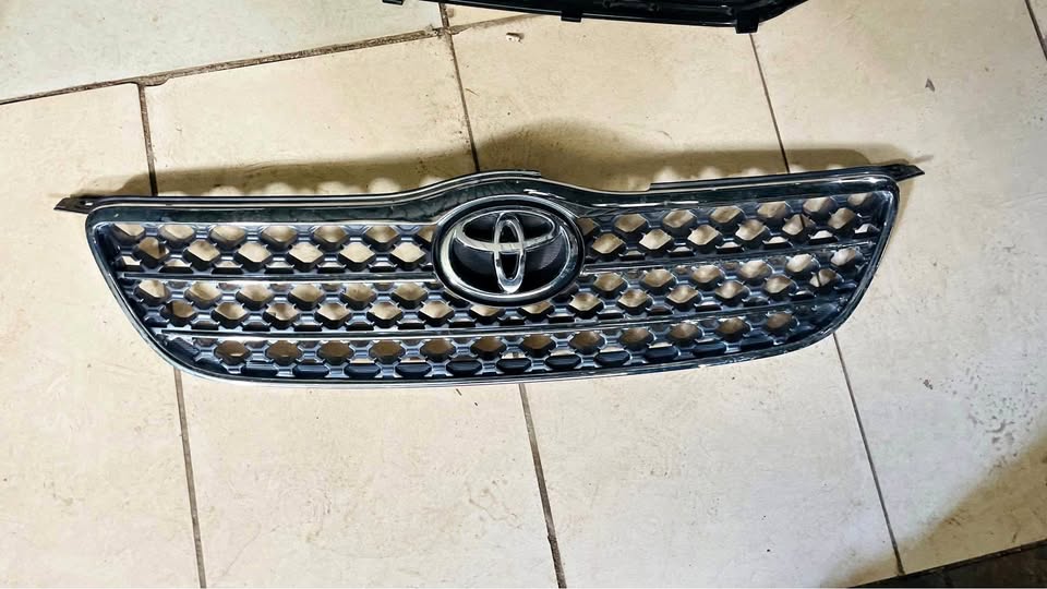 Toyota Corolla Ee120 Main Grill Chrome - Private Seller Toyota Corolla Ee120 Main Grill Chrome - Private Seller