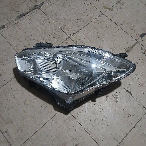 Suzuki swift headlight - Private Seller Suzuki swift headlight - Private Seller
