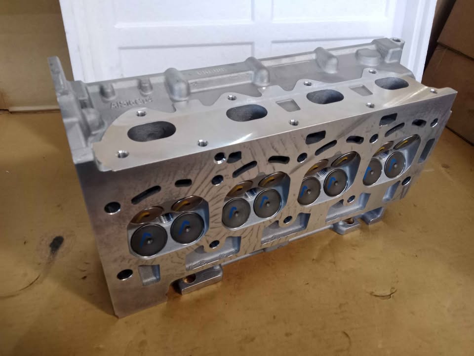 New Vw/Audi CDH Complete Cylinder head - Private Seller