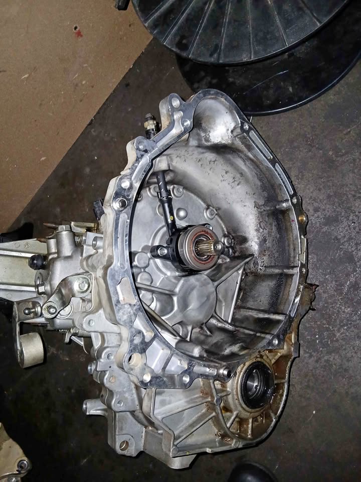 Mitsubishi xpander maunal gearbox new shape - Private Seller Mitsubishi xpander maunal gearbox new shape - Private Seller