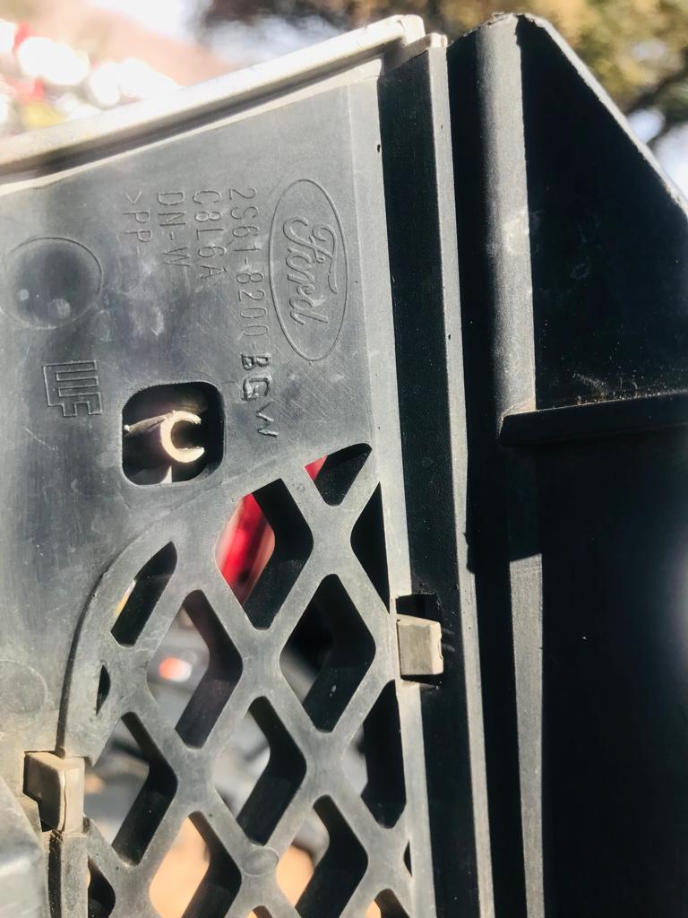 Ford Fiesta front bumper upper radiator grill - Private Seller Ford Fiesta front bumper upper radiator grill - Private Seller