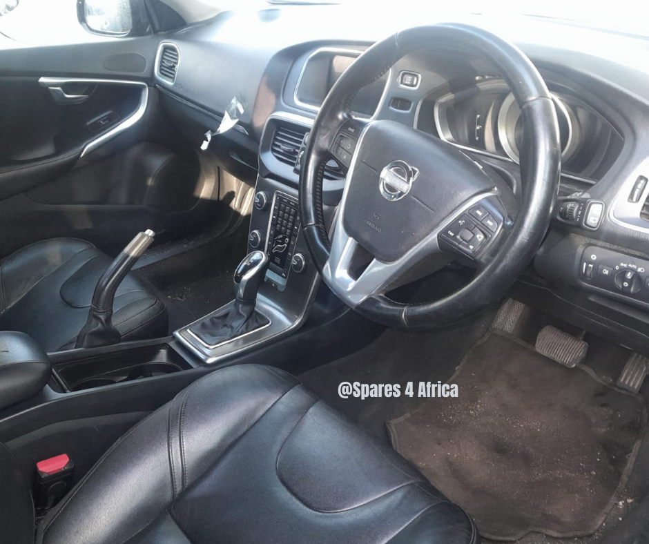 Used 2015 Volvo V40 T4 Excel - Private Seller Used 2015 Volvo V40 T4 Excel - Private Seller
