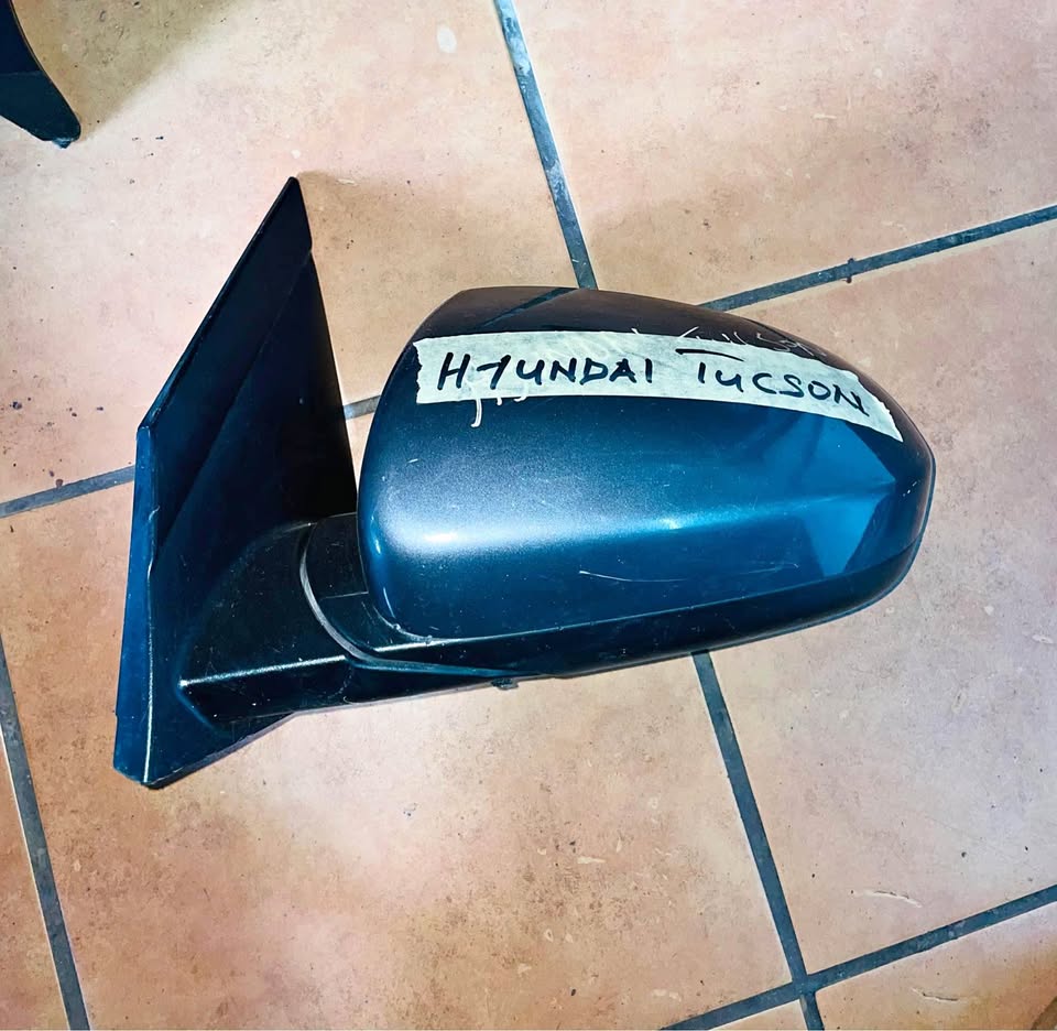 Hyundai Tucson side mirror - Private Seller Hyundai Tucson side mirror - Private Seller