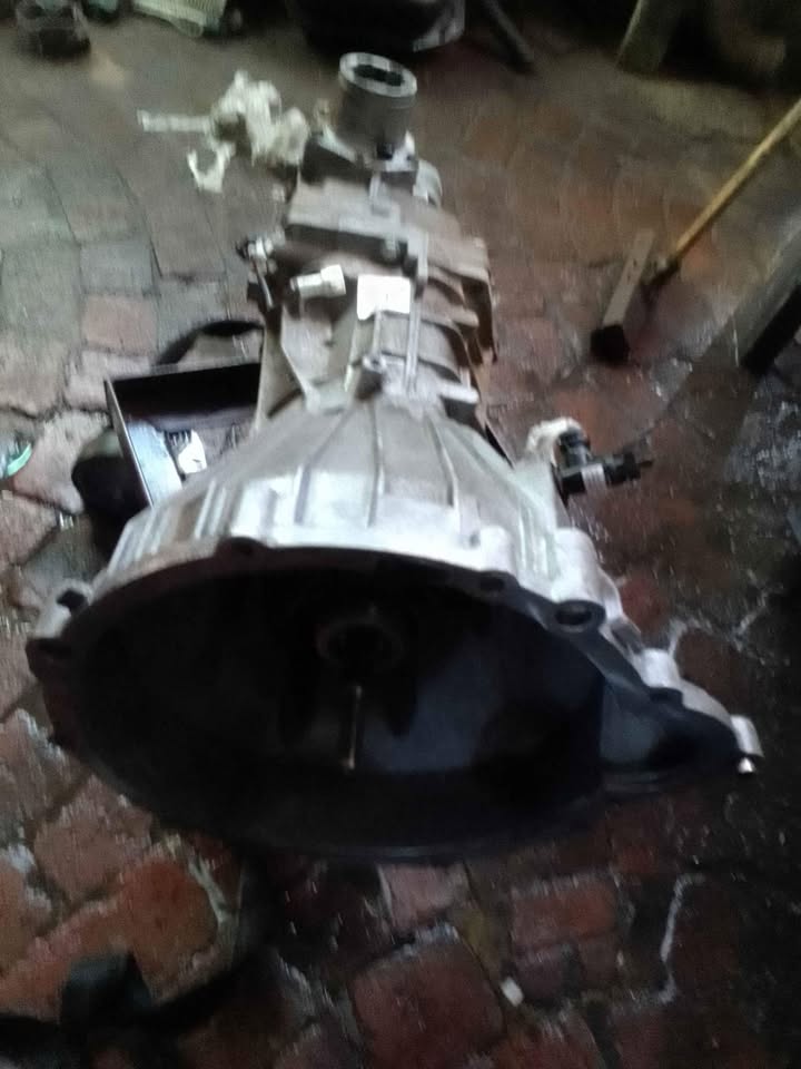 2016 Mahindra Scorpio 2.2 SUV S10 gearbox for sale @ circle 7 used parts Whatsapp or call - Private Seller