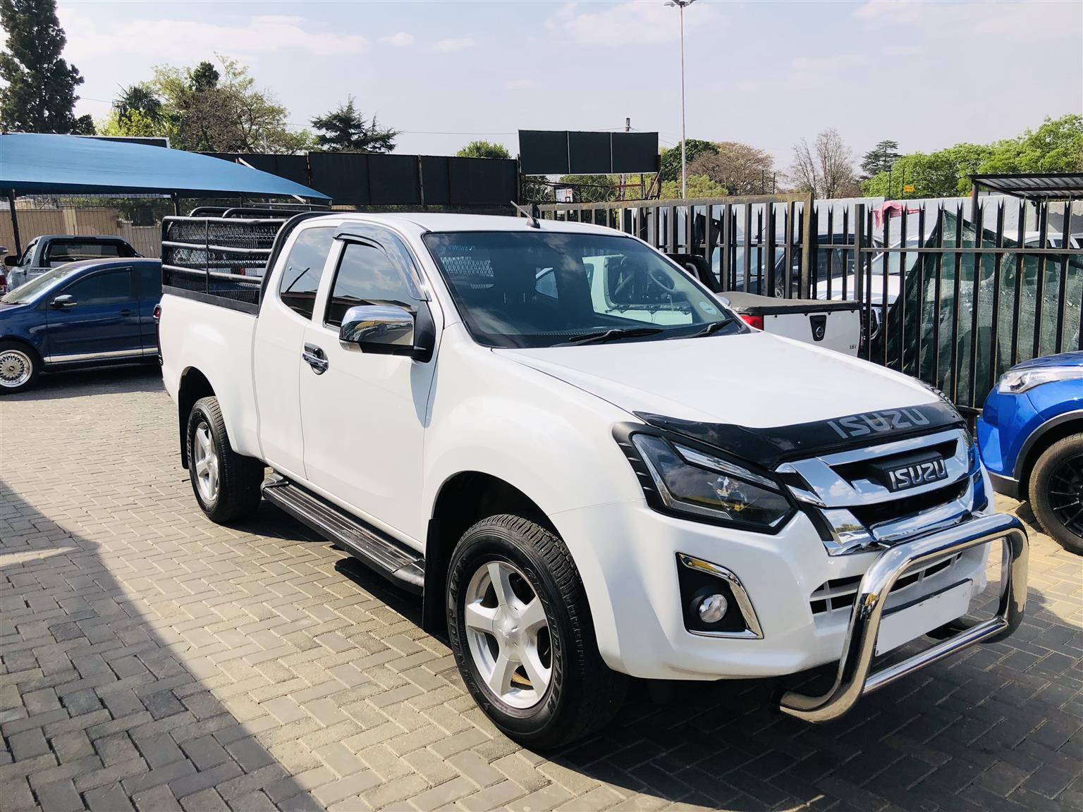 Used 2015 Isuzu KB 300D-Teq Extended cab LX - Private Seller Used 2015 Isuzu KB 300D-Teq Extended cab LX - Private Seller