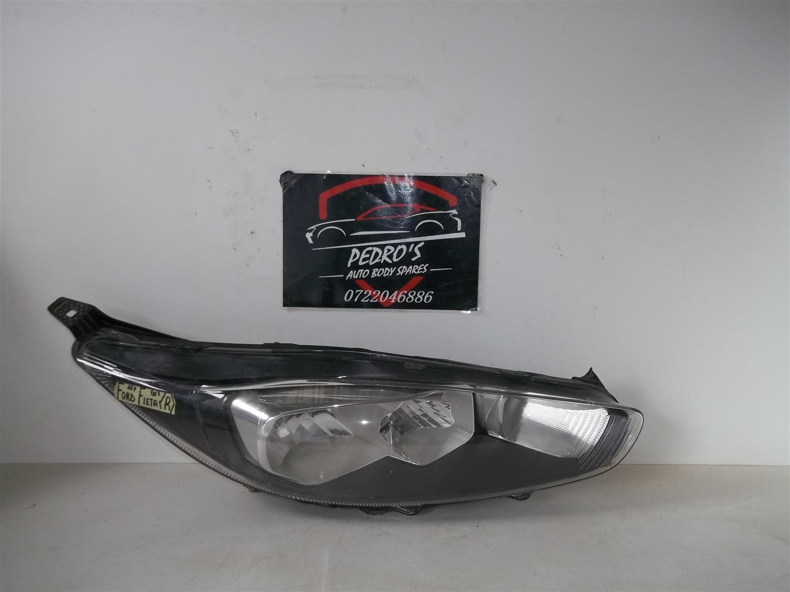 Ford Fiesta '13-'17 right headlight - Private Seller Ford Fiesta '13-'17 right headlight - Private Seller