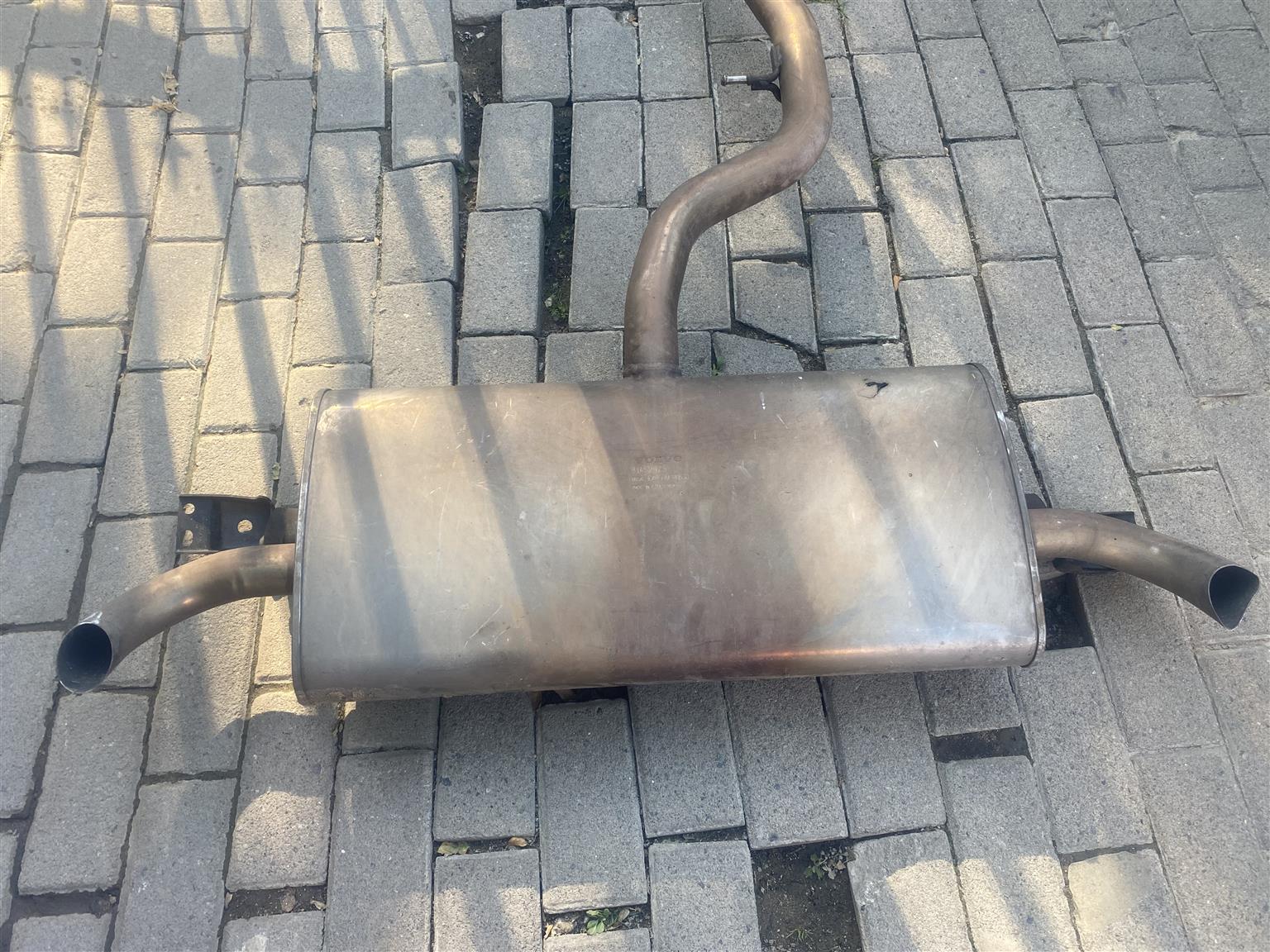 2022 VOLVO XC40 EXHAUST FOR SALE. IN EXCELLENT CONDITION - Private Seller