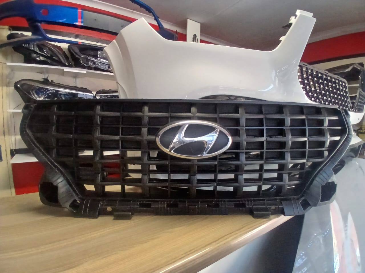 {2023} HYUNDAI VENUE MAIN GRILL FOR SALE - Private Seller {2023} HYUNDAI VENUE MAIN GRILL FOR SALE - Private Seller