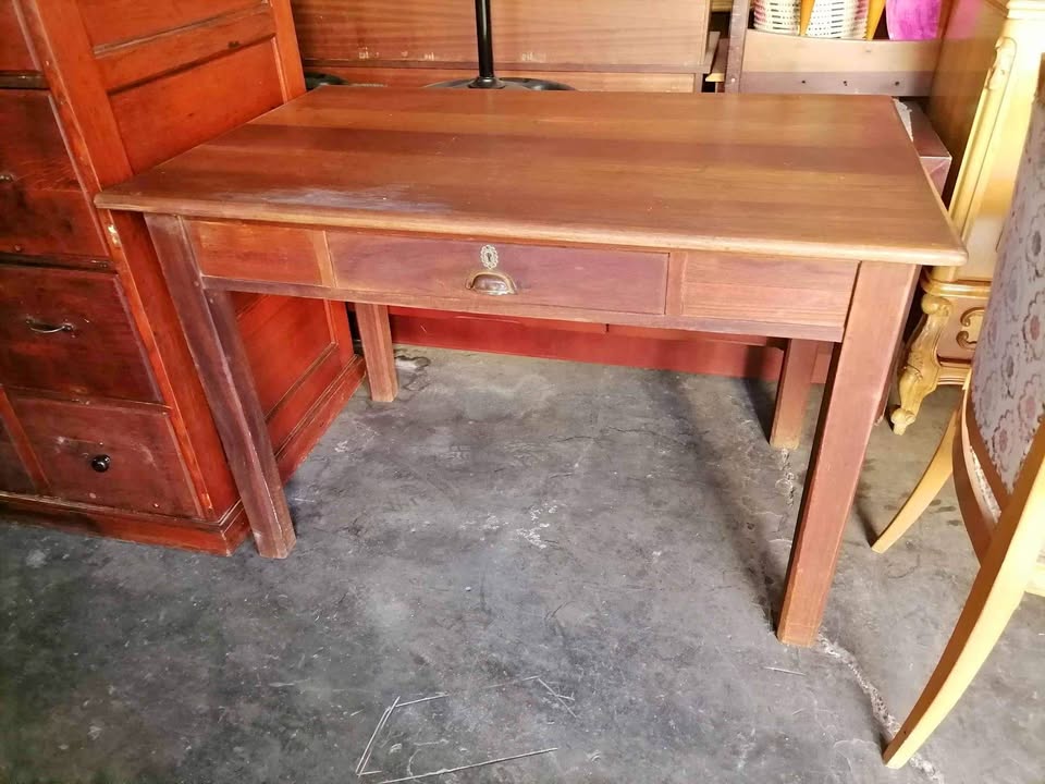 780 x 1210 x 760 Vintage study desk 780 x 1210 x 760 Vintage study desk