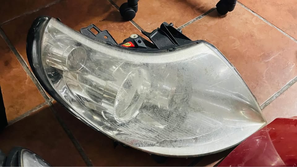 Fiat Ducato headlight   Citroen Jumper headlight   Peugeot Boxer headlight - Private Seller