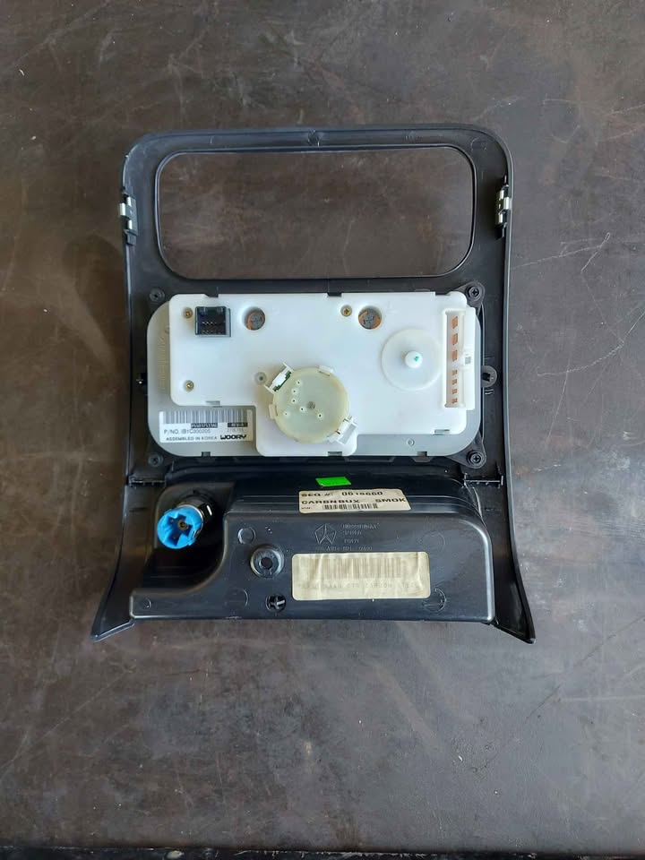 Used Jeep Cherokee KJ Climate Control + Lighter Socket and Trim P/N IB1C300205 - Private Seller Used Jeep Cherokee KJ Climate Control + Lighter Socket and Trim P/N IB1C300205 - Private Seller