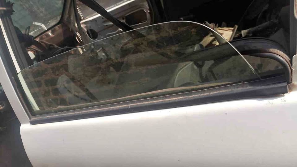 Opel Corsa Classic Sedan LR door