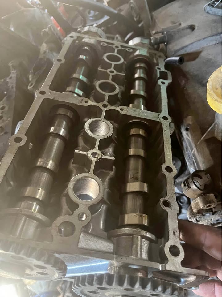 Polo clp camshaft / cam box