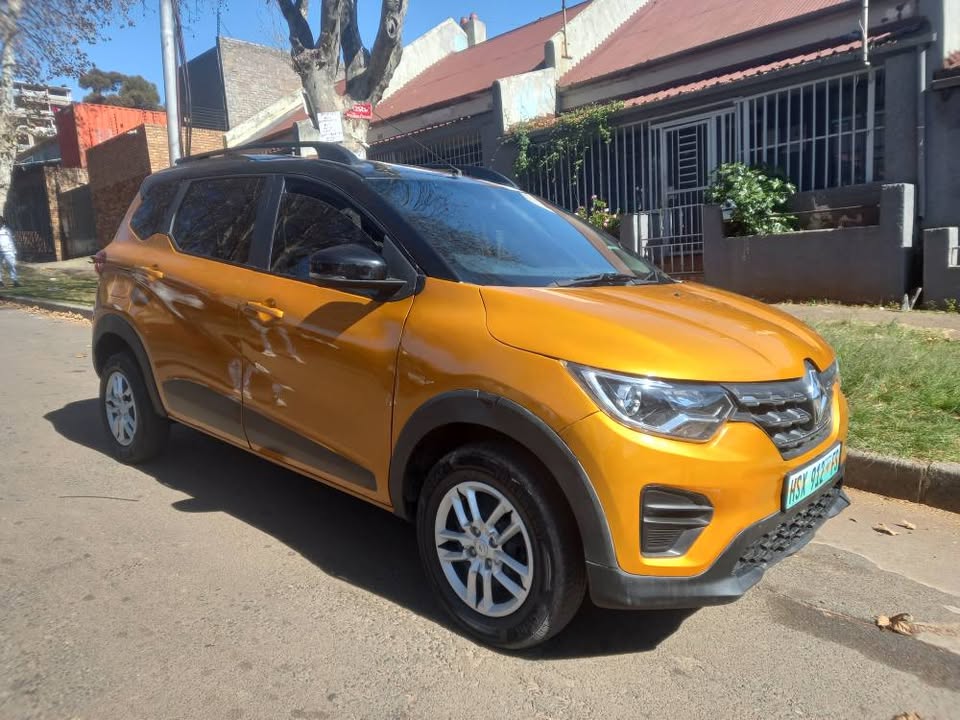 2022 Renault Triber 1.0 Petrol, Manual, Orange, 29000kms, 7seater