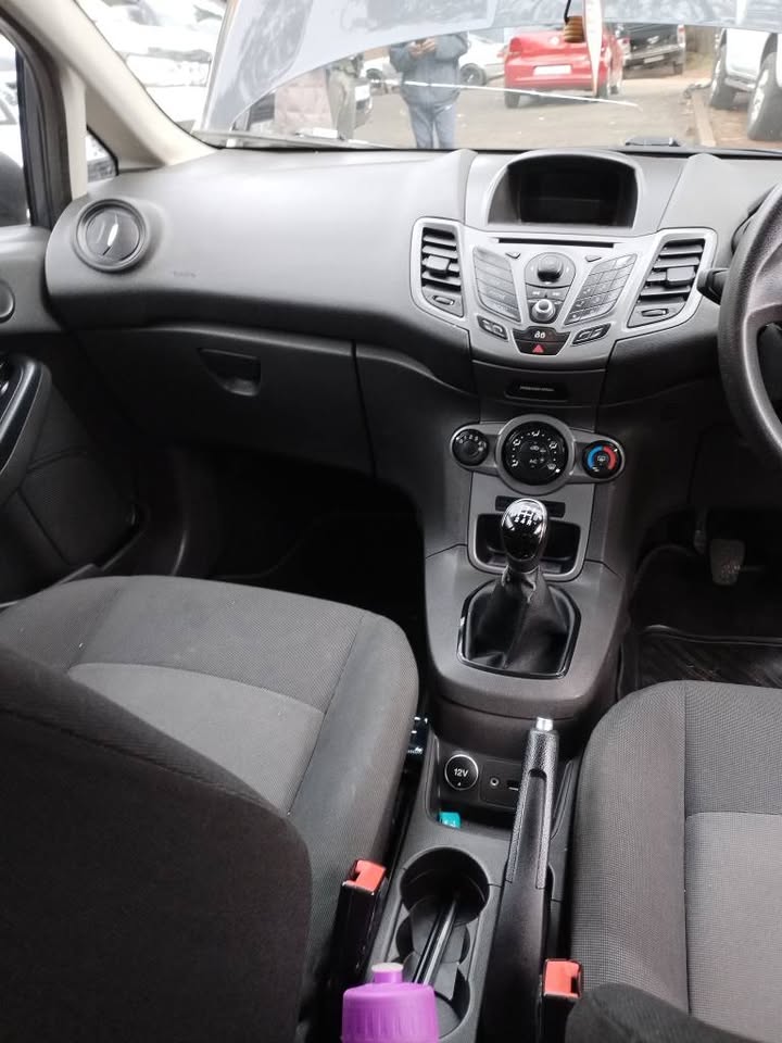 2014 FORD FIESTA 1.4  MANUAL PETROL GREY COLOUR CLOTH SEATS SPAREKEY CODE2 JOSEPH