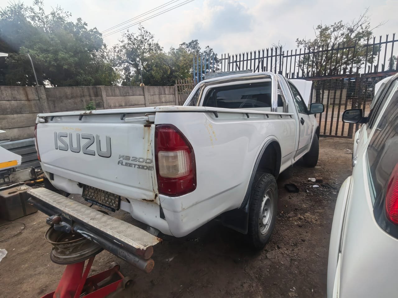 Stripping for Spares – Isuzu KB200 2013 Petrol Manual