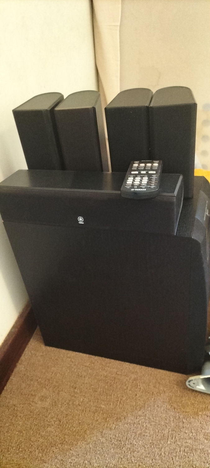 Yamaha RX V361 Amp and Speakers