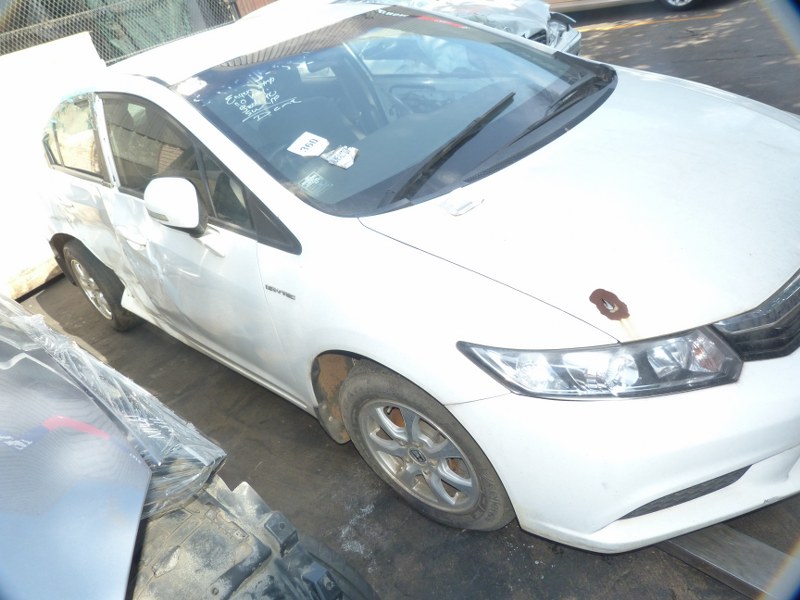 Honda Civic 1.8 AT White - 2012 STRIPPING FOR SPARES - Private Seller