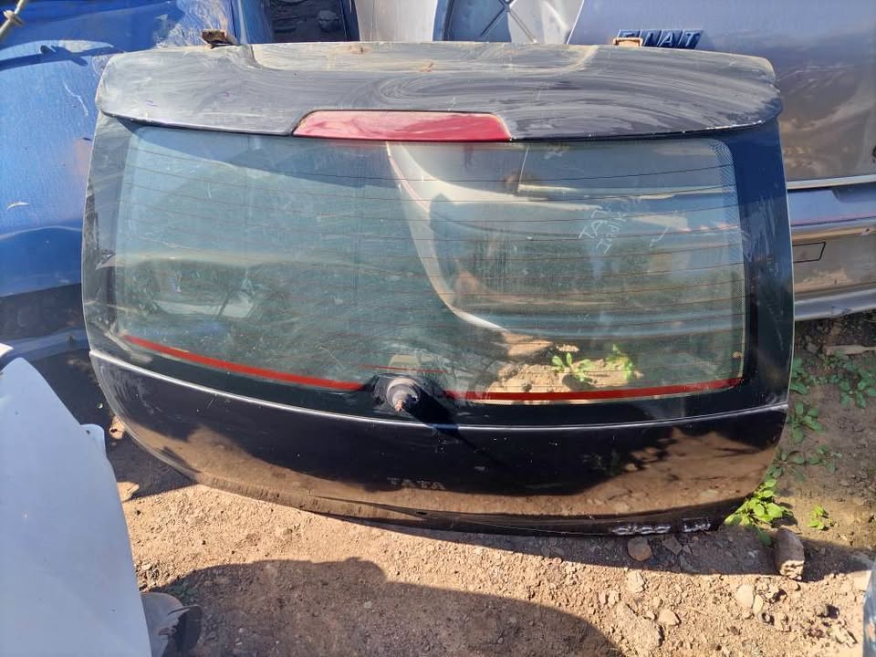 Tata indica tailgate - Private Seller Tata indica tailgate - Private Seller