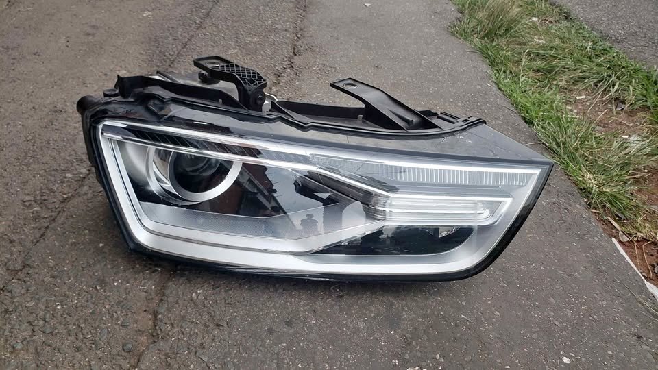 Audi Q3 2018 Led Headlight - Private Seller Audi Q3 2018 Led Headlight - Private Seller