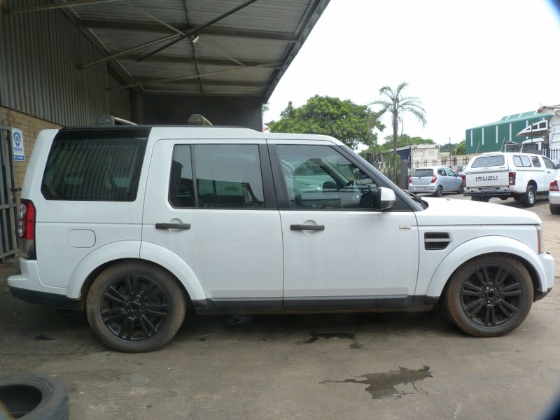 Land Rover Discovery 4 SDV6 AT White - 2012 SPARESBOYZ STRIPPING FOR SPARES - Private Seller