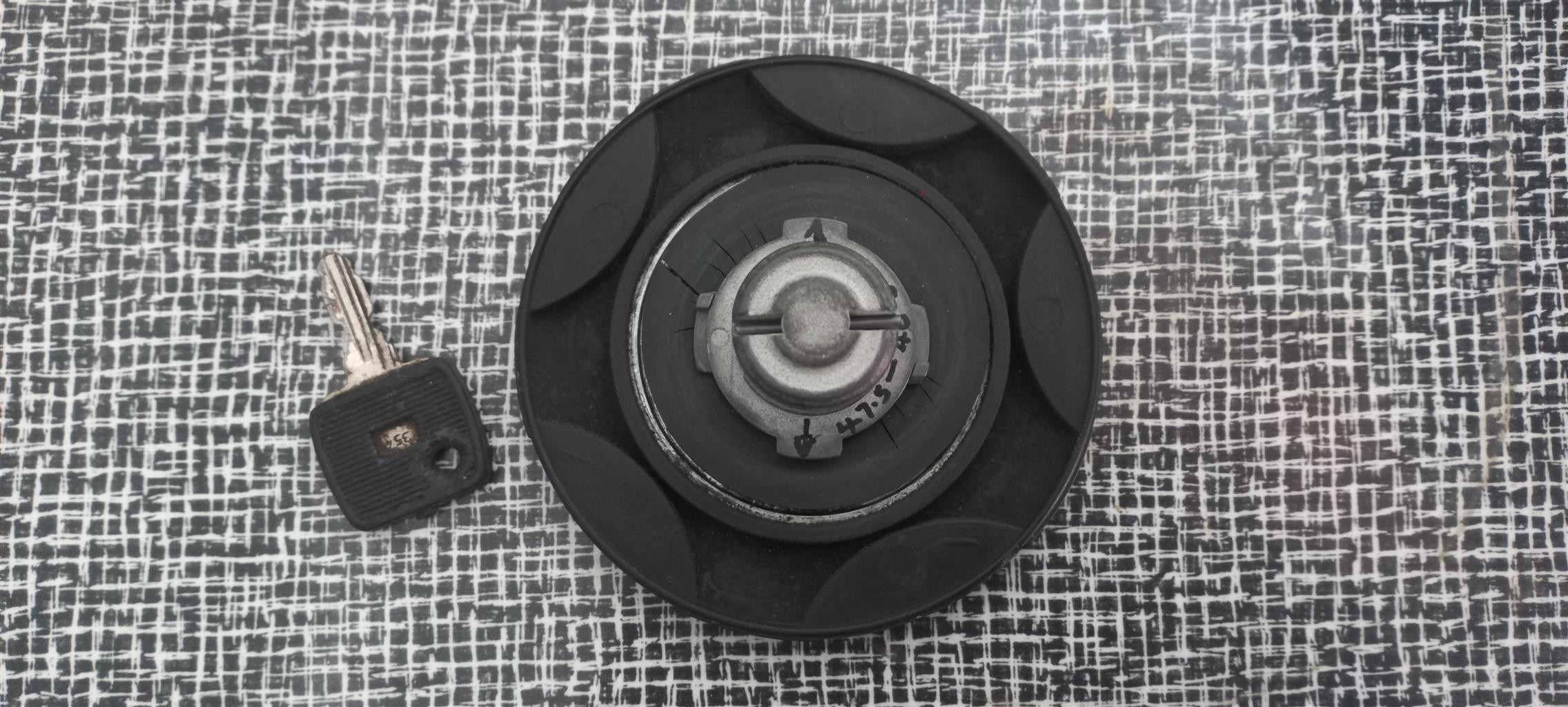 GOLF 1 CADDY FUEL CAP - Private Seller