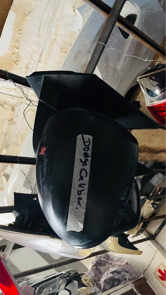 Dodge Caliber side mirror - Private Seller Dodge Caliber side mirror - Private Seller