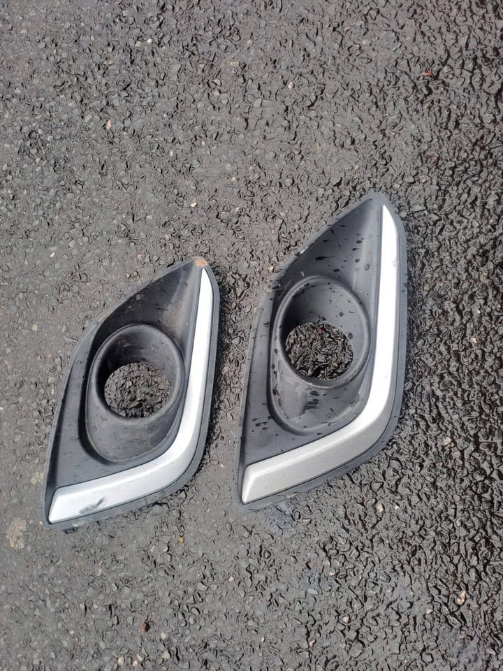 Suzuki Swift Right Side Fog light Cover Grille - Private Seller Suzuki Swift Right Side Fog light Cover Grille - Private Seller