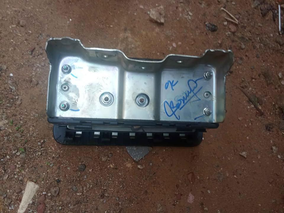 2012 Ford Figo Passenger Airbag With Dashboard Cover - Private Seller