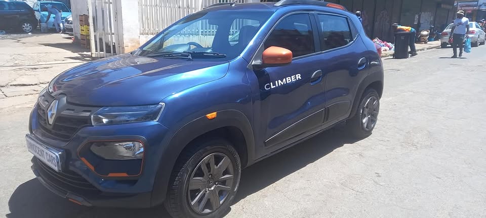USED 2022 RENAULT KWID 1.0 CLIMBER, PETROL, BLUE COLOR, MILEAGE 28000KM