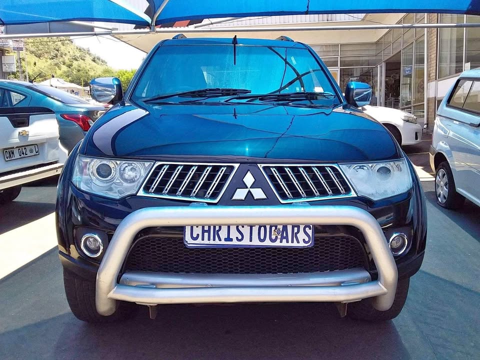 2011 Mitsubishi pajero sport automatic 4×4 2011