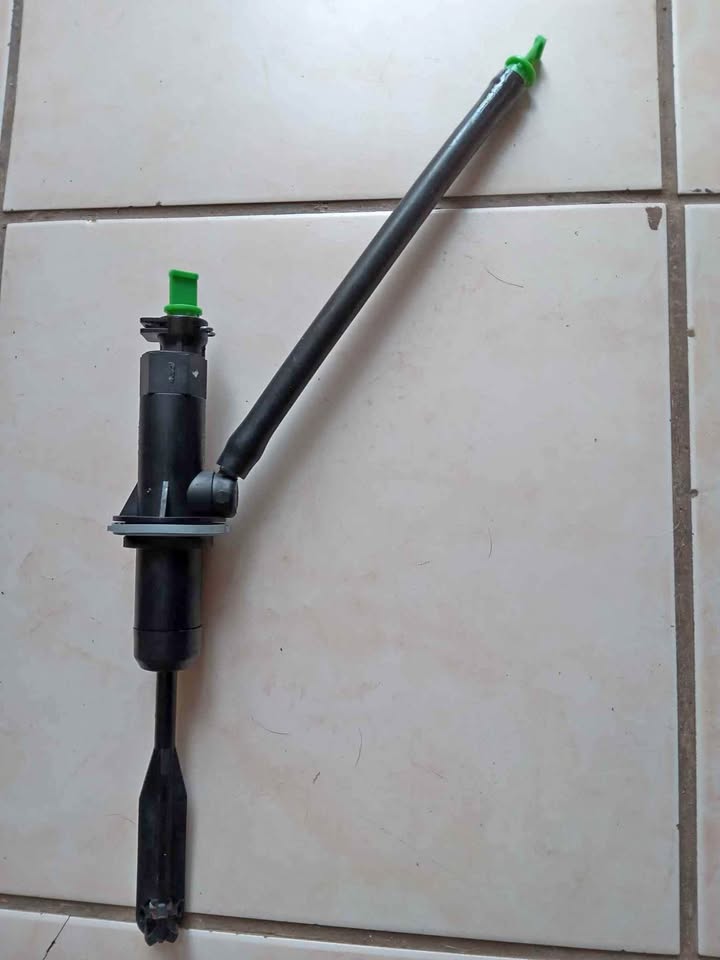 NP200 CLUTCH MASTER CYLINDER NP200 CLUTCH MASTER CYLINDER