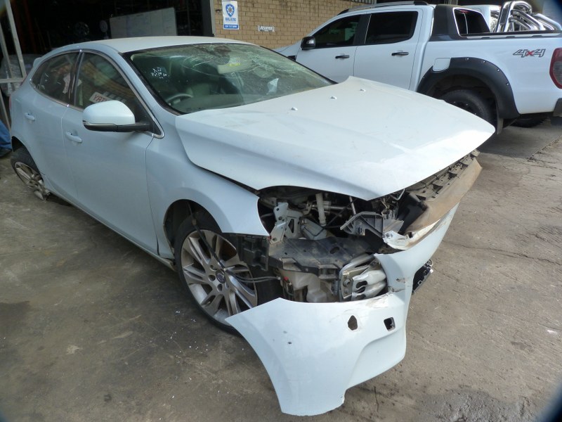 Volvo V40 T3 Eite AT Grey - 2015 STRIPPING FOR SPARES - Private Seller Volvo V40 T3 Eite AT Grey - 2015 STRIPPING FOR SPARES - Private Seller