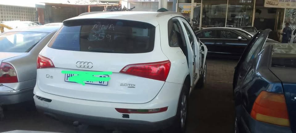 2012 Audi Q5 2L TDI  Stripping for Spares - Private Seller