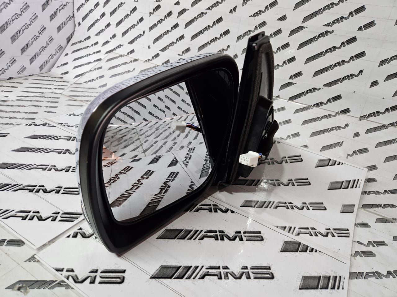 Mitsubishi Pajero Gen4 side Mirror for Sale!